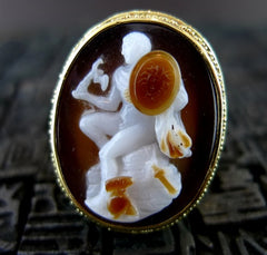 Estate Rare 18K Yellow Gold Shell Cameo Ring