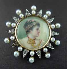 Edwardian Portrait of a Lady Brooch in 18K Yellow Gold