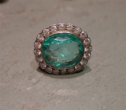Antique Emerald Ring in Enameled 18K Yellow Gold with Diamond Surround