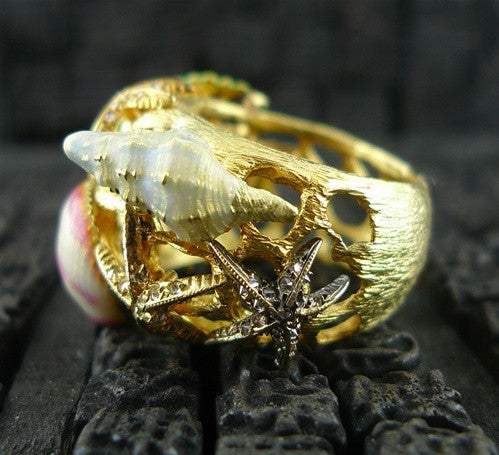 Umlaut 18K Yellow Gold and Diamond Enameled Ocean Themed Ring