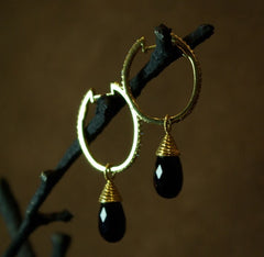 Coomi 20K Yellow Gold and Diamond Oval Hoop Earrings with Faceted Black Garnet Drops
