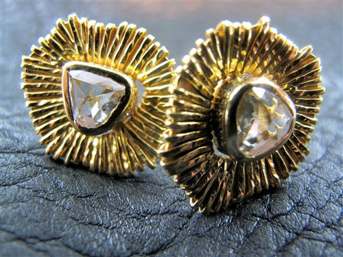 Coomi Diamond Stud Earrings in 20K Yellow Gold