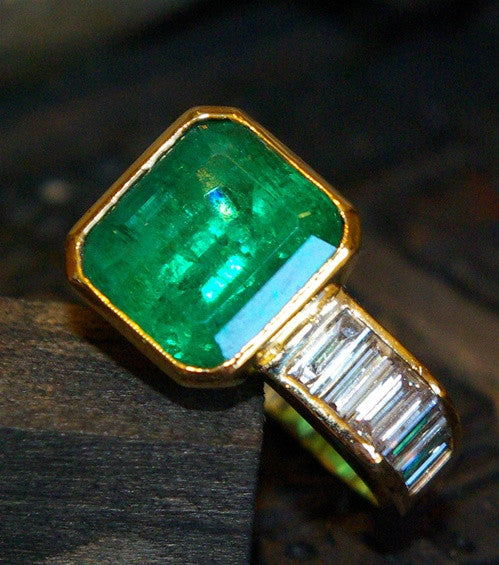 Contemporary Emerald and Channel Set Diamond Ring in 18K Yellow Gold