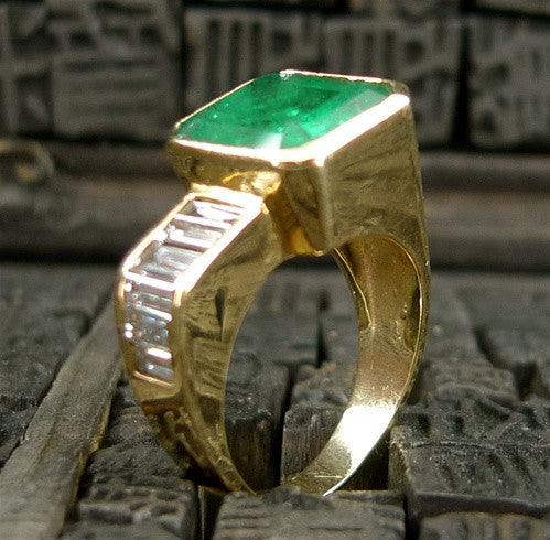 Contemporary Emerald and Channel Set Diamond Ring in 18K Yellow Gold
