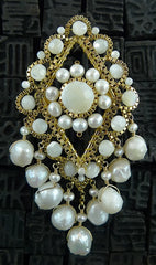 Pearl Brooch/PIn in Yellow Gold Vermeil