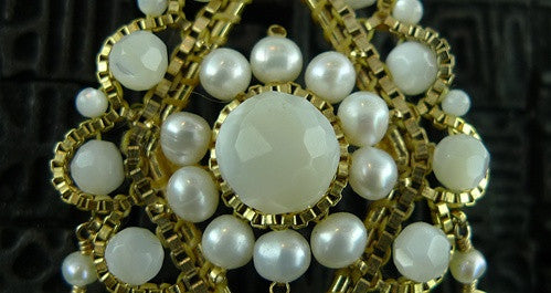 Pearl Brooch/PIn in Yellow Gold Vermeil