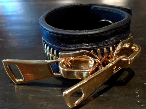 Ronald Pineau Calf Skin Black Zipper Magnet Bracelet (Oro)