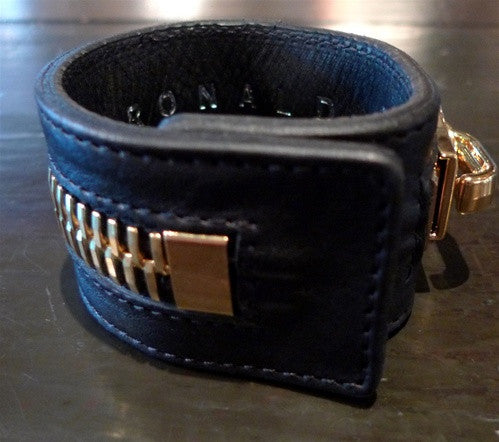 Ronald Pineau Calf Skin Black Zipper Magnet Bracelet (Oro)