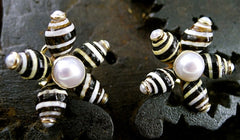 Mazza Natural Black & White Shell Earrings in 14K Yellow Gold