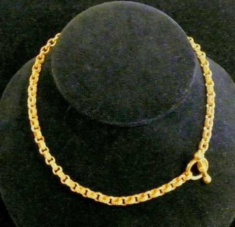 Carolyn Tyler Toggle Style Chain Necklace in 22K Yellow Gold