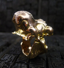 Lucifer Vir Honestus Diamond Frog Ring in 18K Yellow Gold