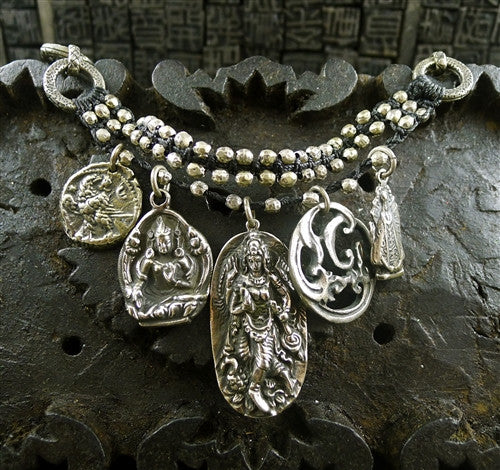 Love Heals Uttar Necklace | CHURCHILL in FAIRWAY Love Heals Uttar Necklace | CHURCHILL in FAIRWAY