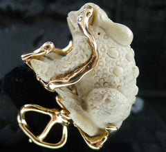 Lucifer Vir Honestus 18K Rose Gold, Diamond and Petrified Buffalo Bone Frog Ring