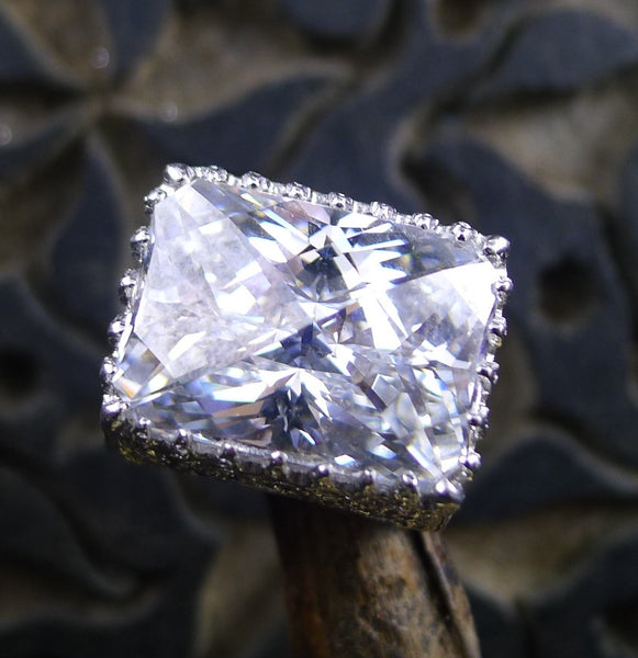 Jarin Kasi Cubic Zirconia Crystal Cocktail Ring