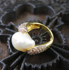 Robert Wander 18K Yellow Gold, South Sea Pearl, and Chocolate Diamond Ring