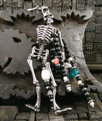 Appartement a Louer Skeleton Necklace
