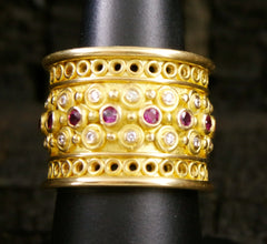 Annie Fensterstock 18K Yellow Gold Burmese Ruby Crown Ring