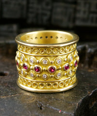 Annie Fensterstock 18K Yellow Gold Burmese Ruby Crown Ring